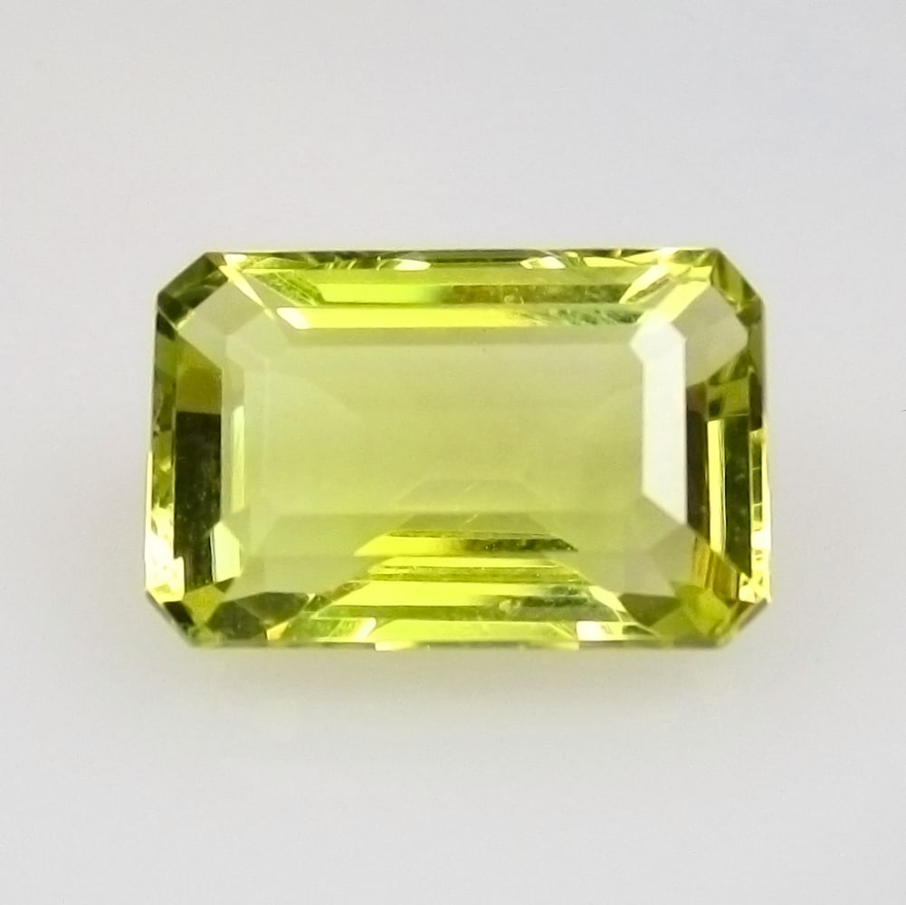 6.69 Ctw Natural Lemon Quartz Octagon Cut: No Reserve! Title: 6.69 Ctw Natural Lemon Quartz Octagon Cut Stone Clarity: VVS Gemstones: Natural Lemon Quartz Carat Weights: 6.69 Size/Dimensions: 14.20 x 9.40 x 6.80 mm Additional Information: Good