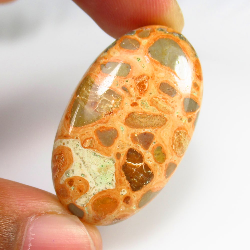 37.03 Ct - Natural Lupid Skin Jasper: No Reserve! Title: 37.03 Ct - Natural Lupid Skin Jasper Additional Information: Gemstone Gemstones: Jasper Carat Weights: 37.03 Size/Dimensions: 35.0 x 21.0 x 6.3 mm Additional Information: Pieces : 1