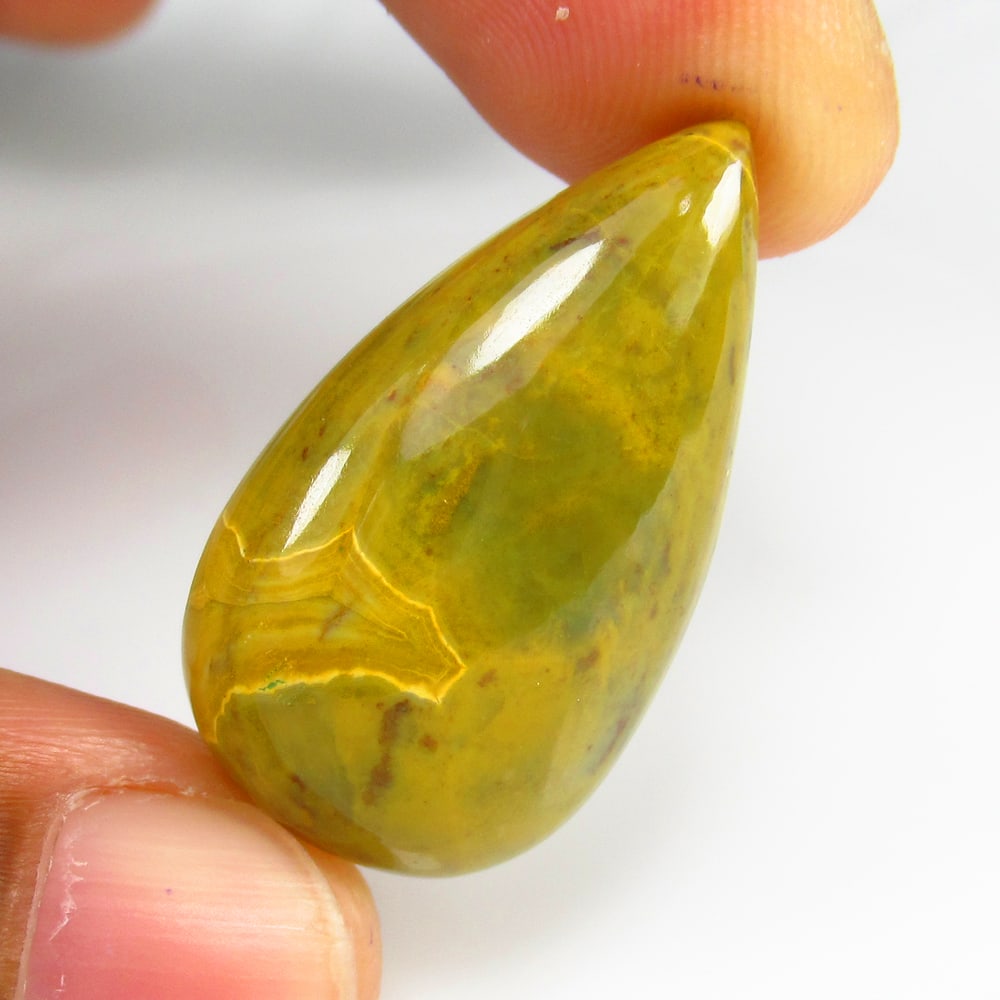 24.33 Ct - Natural Jasper: No Reserve! Title: 24.33 Ct - Natural Jasper Additional Information: Gemstone Gemstones: Jasper Carat Weights: 24.33 Size/Dimensions: 30.0 x 17.2 x 7.0 mm Additional Information: Pieces : 1 No's / Sha