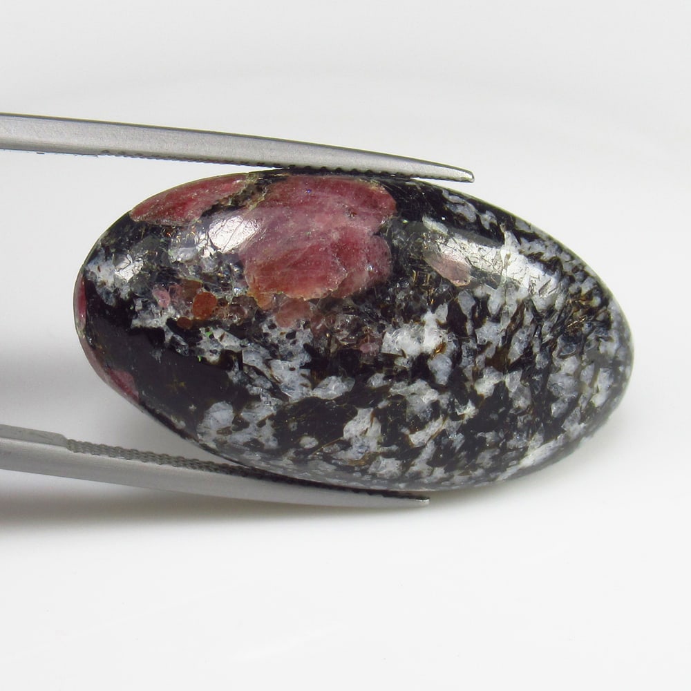 30.11 Ct - Natural Snowflake Jasper: No Reserve! Title: 30.11 Ct - Natural Snowflake Jasper Additional Information: Gemstone Gemstones: Jasper Carat Weights: 30.11 Size/Dimensions: 32.0 x 17.5 x 6.1 mm Additional Information: Pieces : 1 