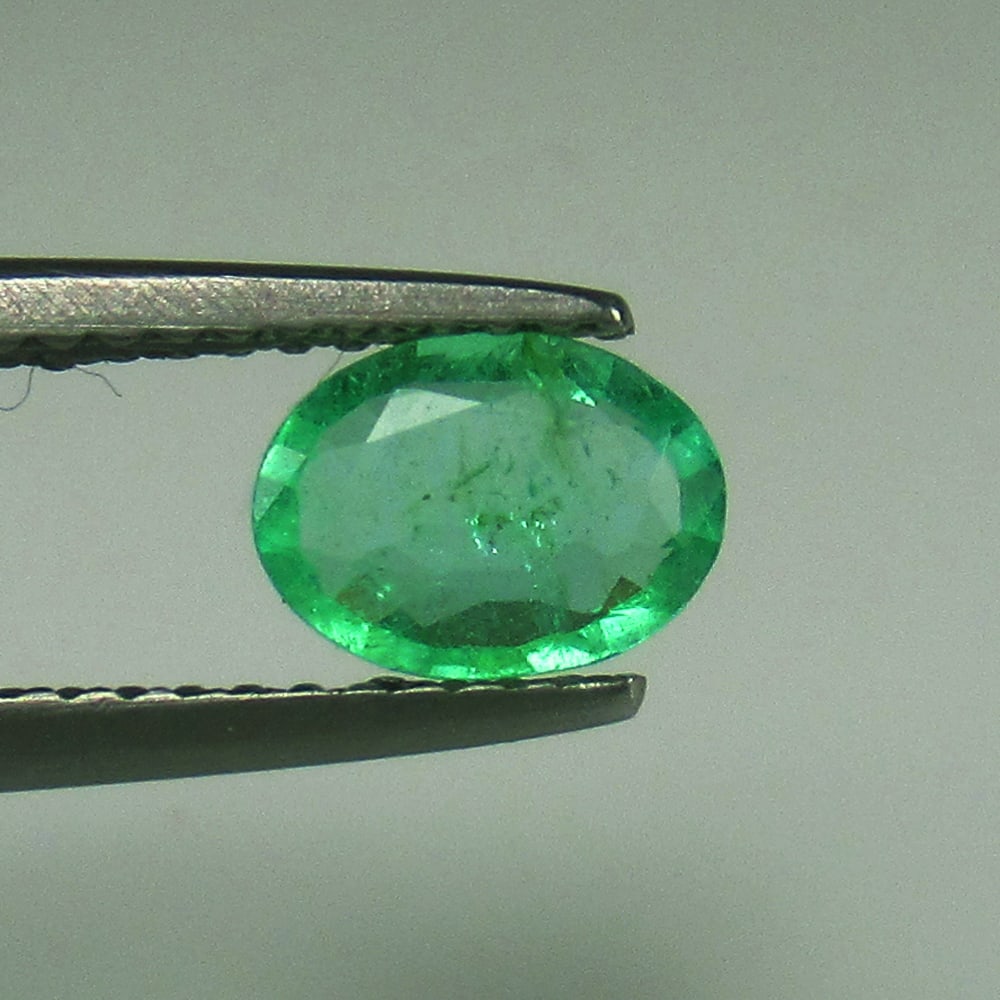 0.71 Ct - Natural Eye Clean Emerald (1 of 2)