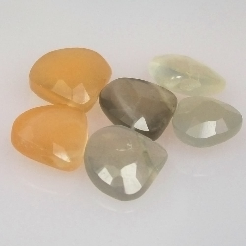 6.60 Ctw Natural 6 Moonstone Pear Beads: No Reserve! Title: 6.60 Ctw Natural 6 Moonstone Pear Beads Stone Clarity: Translucent Gemstones: Natural Moonstone Beads Carat Weights: 6.60 Size/Dimensions: 6.7x6.6 - 7.7x7.5 mm / 6 Pc's Additional I