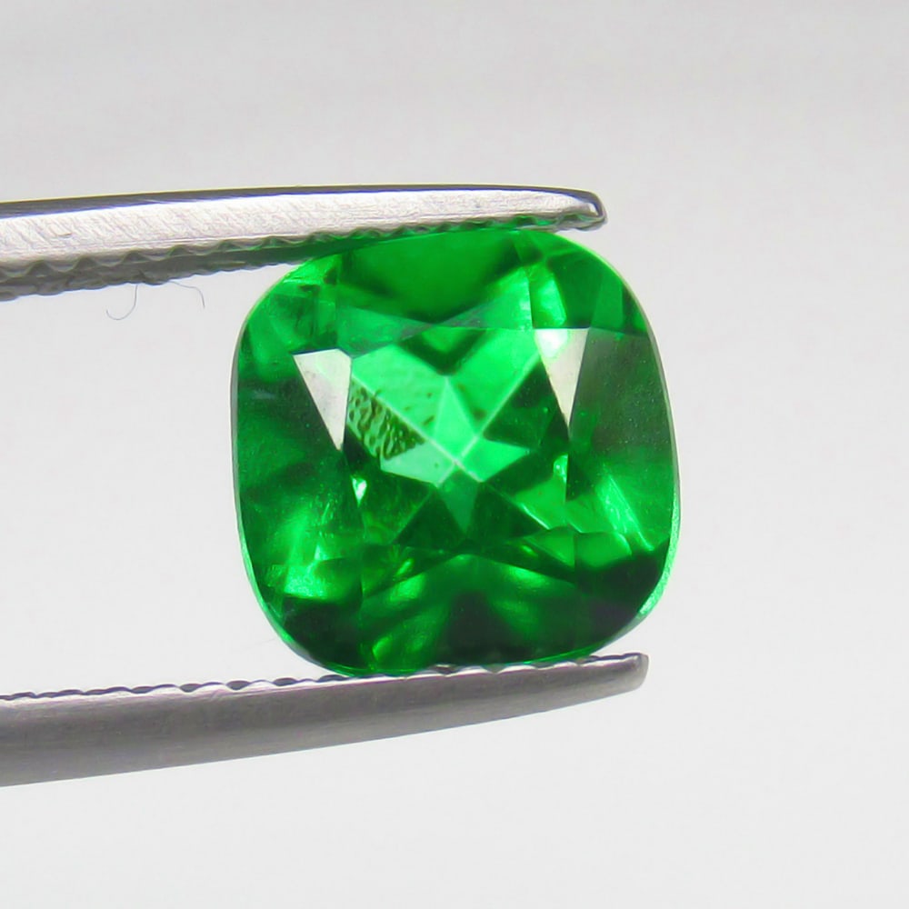 Natural Chrome Diopside - 3.11 Ct (1 of 2)