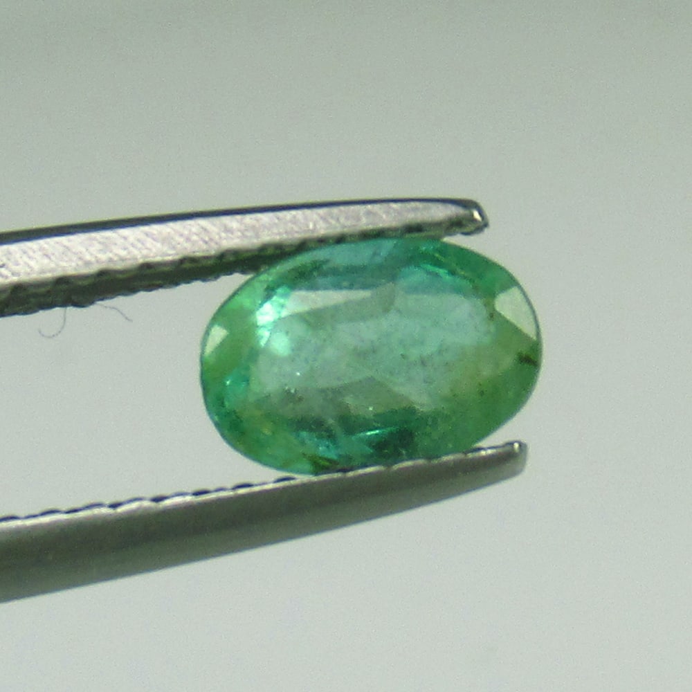 0.71 Ct - Natural Eye Clean Emerald (1 of 2)