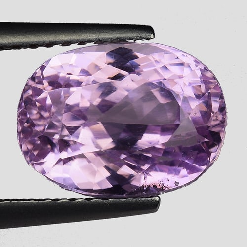5.70 Cts-SPLENDID 100% NATURAL KUNZITE OVAL GOOD LUSTER LOOSE GEMSTONES: Title: 5.70 Cts-SPLENDID 100% NATURAL KUNZITE OVAL GOOD LUSTER LOOSE GEMSTONES Carat Weights: 5.7 Size/Dimensions: 10.90 x 7.80 x 7.50 MM Additional Information: VVS QUALITY Reserve: $40.00 Shipping: 