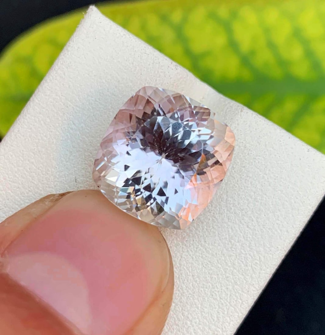 Peach Pink Kunzite Gemstone, Eye Clean Kunzite var Spodumene Stone For Jewelry, Excellent Cut: Materials: Gem type: Kunzite Carat weight: 13.10 Description Peach Pink Kunzite Gemstone, Eye Clean Kunzite var Spodumene Stone For Jewelry, Excellent Cut Kunzite From Afghanistan, Weight : 13.10 Cara