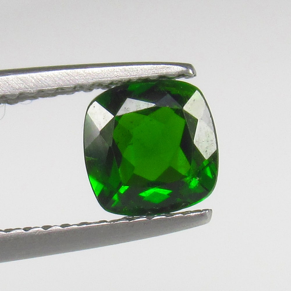 Natural Chrome Diopside - 1.05 Ct (1 of 2)