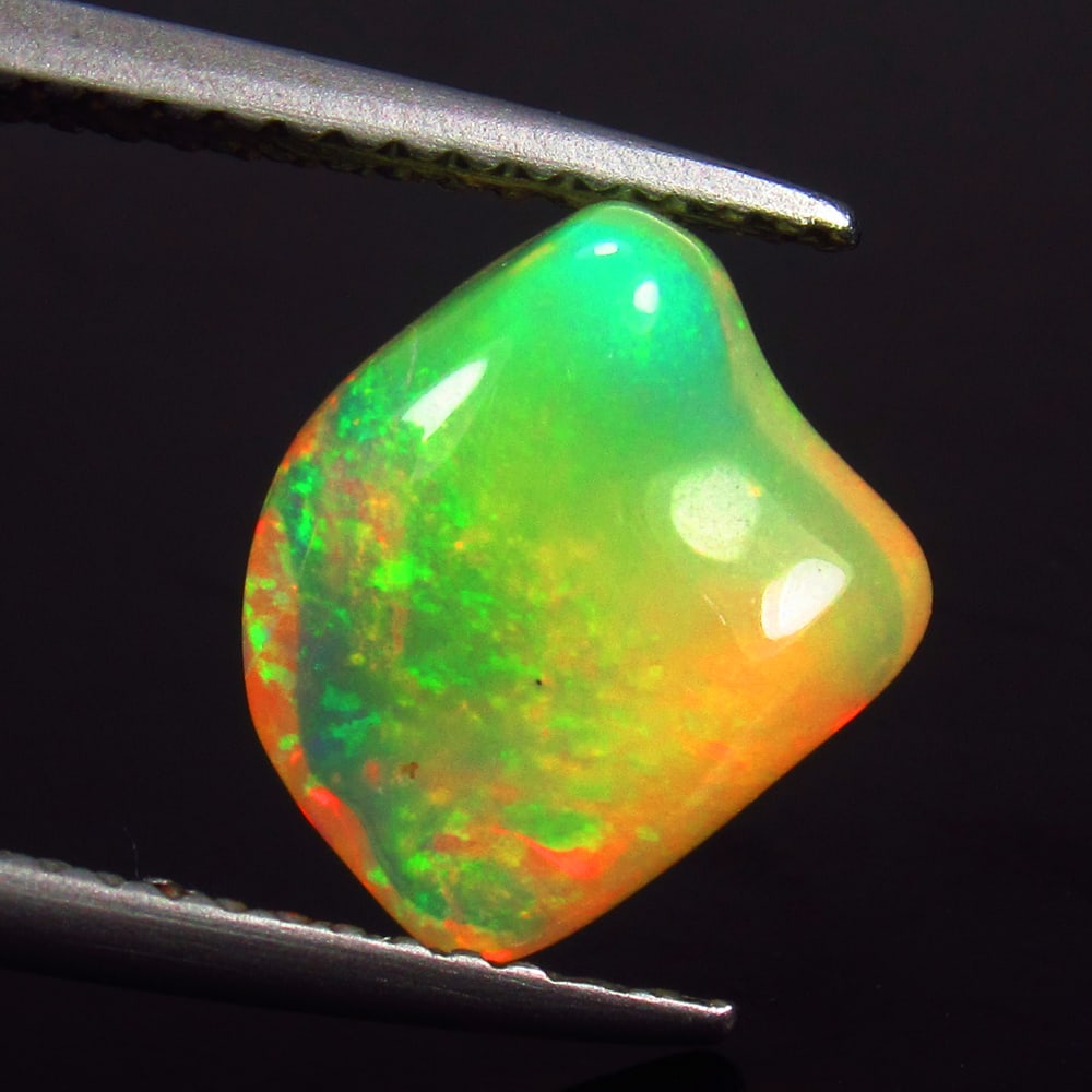 2.46 Ct - Natural Multicolor Opal (1 of 2)