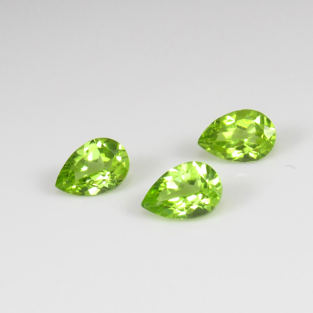 Natural Green Peridot Set - 1.34 Ct (1 of 2)