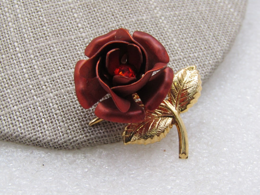 Vintage Burnt Orange 3-D Rose Necklace 16", 1960's-1970's (1 of 4)