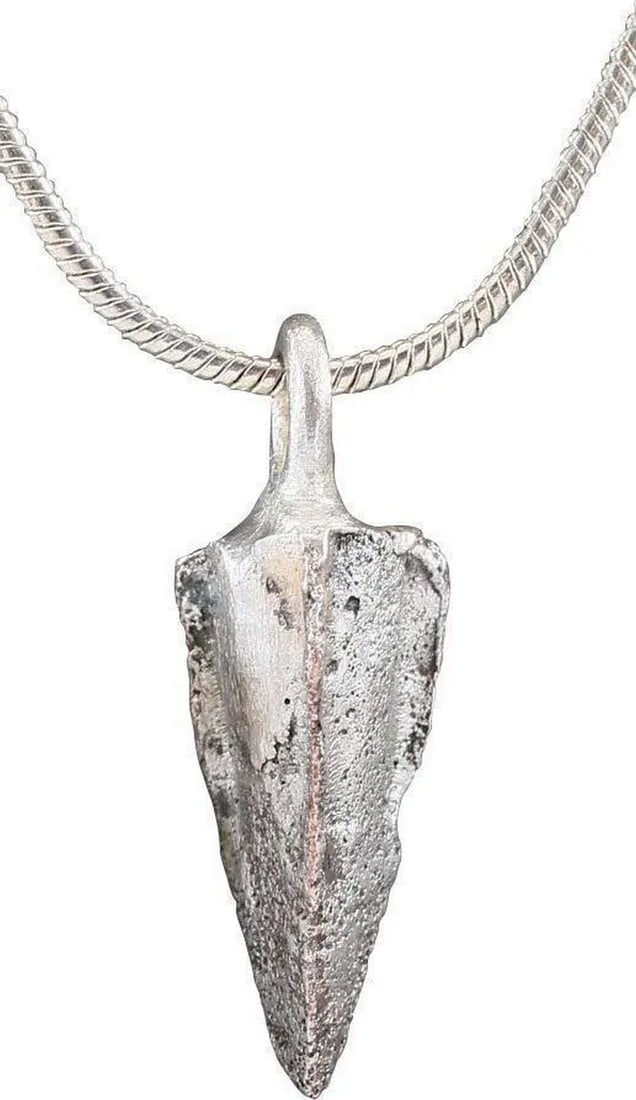 ROMAN ARROWHEAD PENDANT, 3rd-5th CENTURY AD (1 of 2)