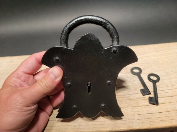Cast Iron Padlock Lock & Key (1 of 12)