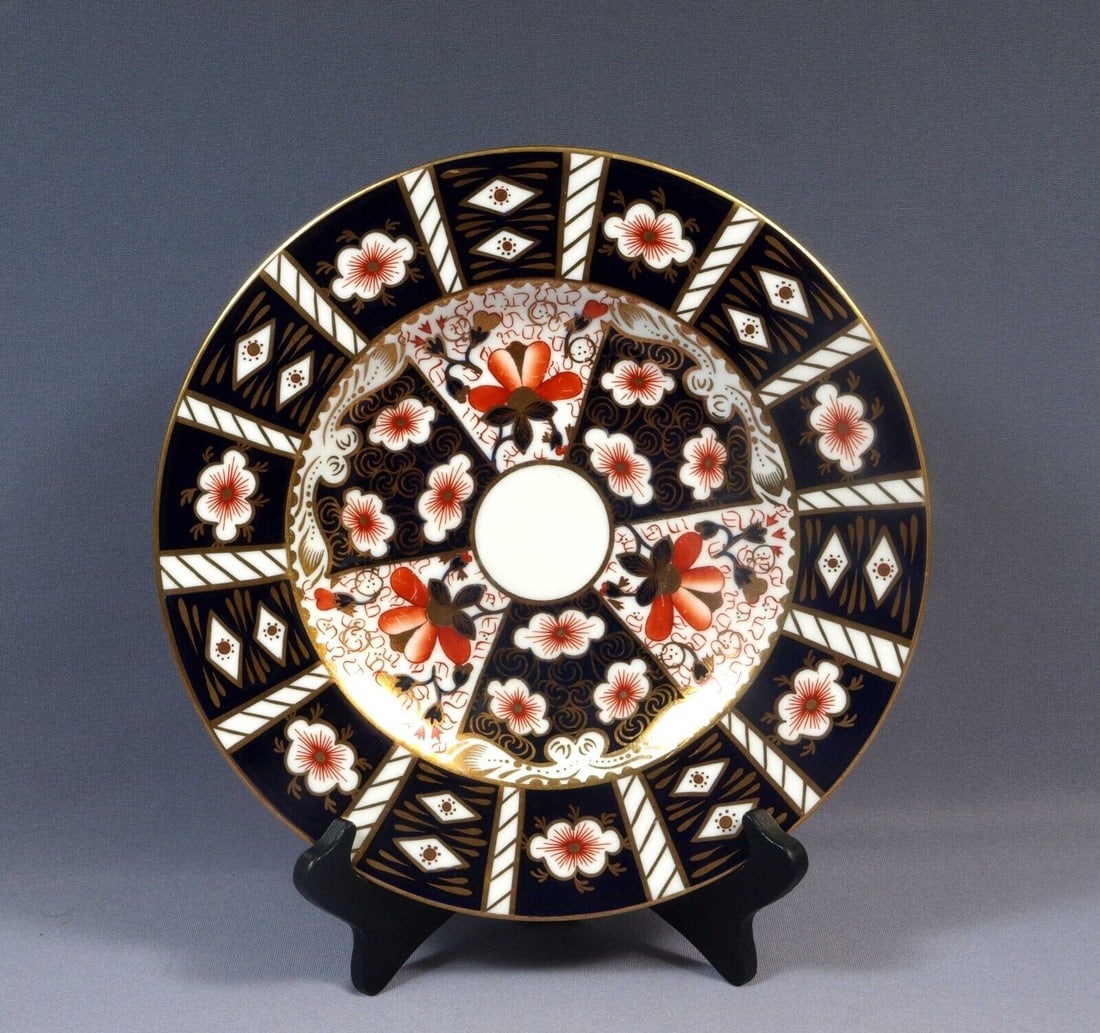 ROYAL CROWN DERBY Traditional Imari DINNER Plate 2451 10 3/4" England (1 of 4)
