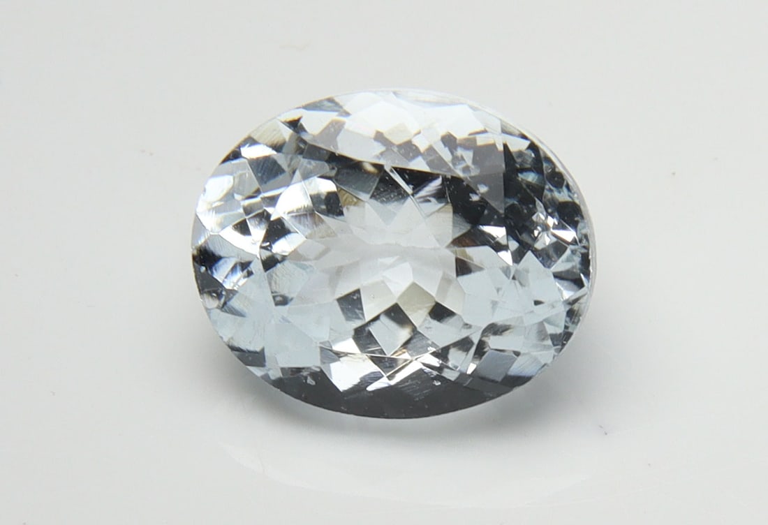 Lovely " Natural Aquamarine " 3.80 Cts Natural Aquamarine: No Reserve! Title: Lovely " Natural Aquamarine " 3.80 Cts Natural Aquamarine Additional Information: Gemstone : Natural Aquamarine Origin : Australia Weight : 3.80 carats Dimensions : 11x9 mm, Shape :