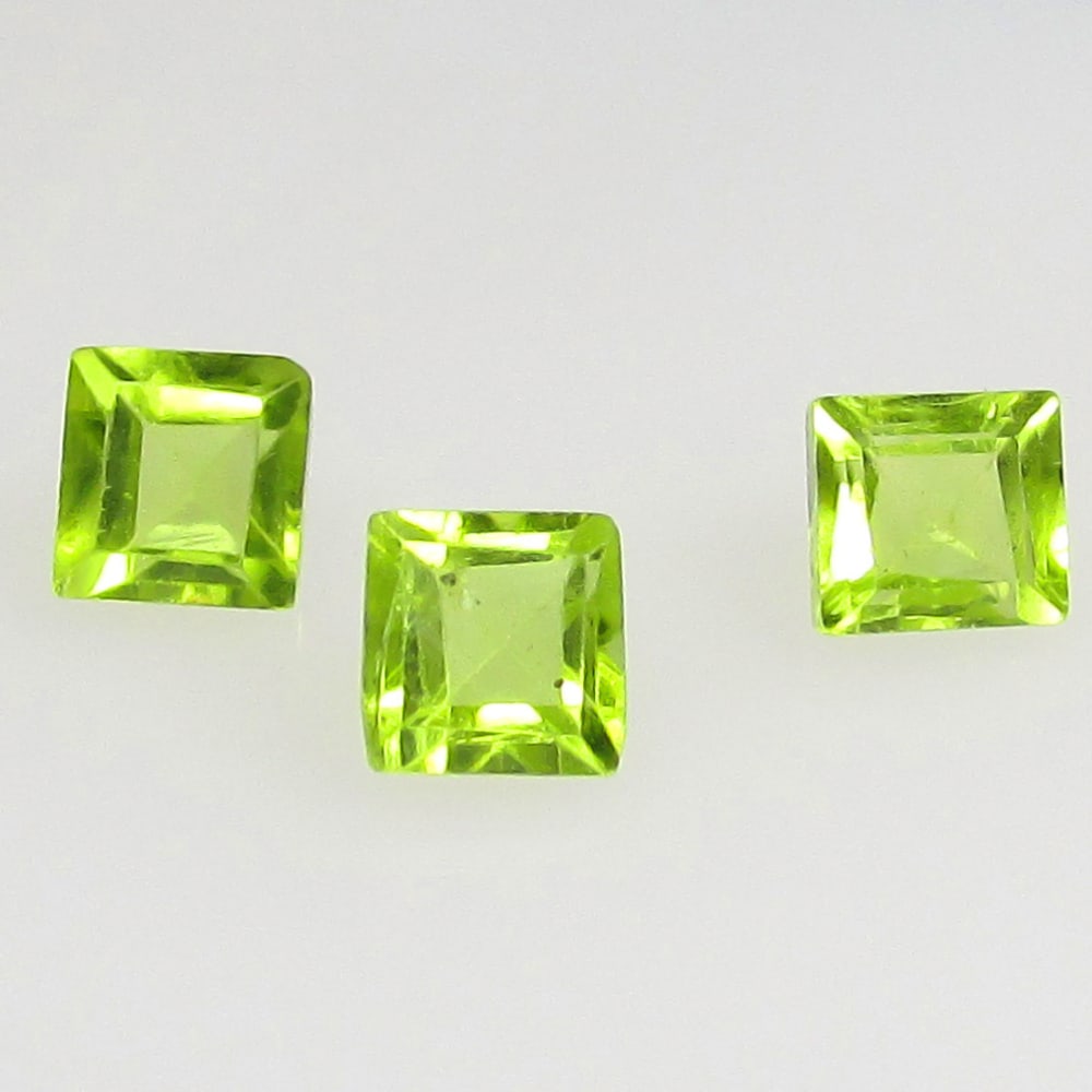 1.54 Ctw Natural Pakistan Peridot Square Set: No Reserve! Title: 1.54 Ctw Natural Pakistan Peridot Square Set Stone Clarity: VVS Gemstones: Natural Peridot Carat Weights: 1.54 Size/Dimensions: 4.0x3.0 - 4.2x3.1 mm / 3 Pc's Additional Information: