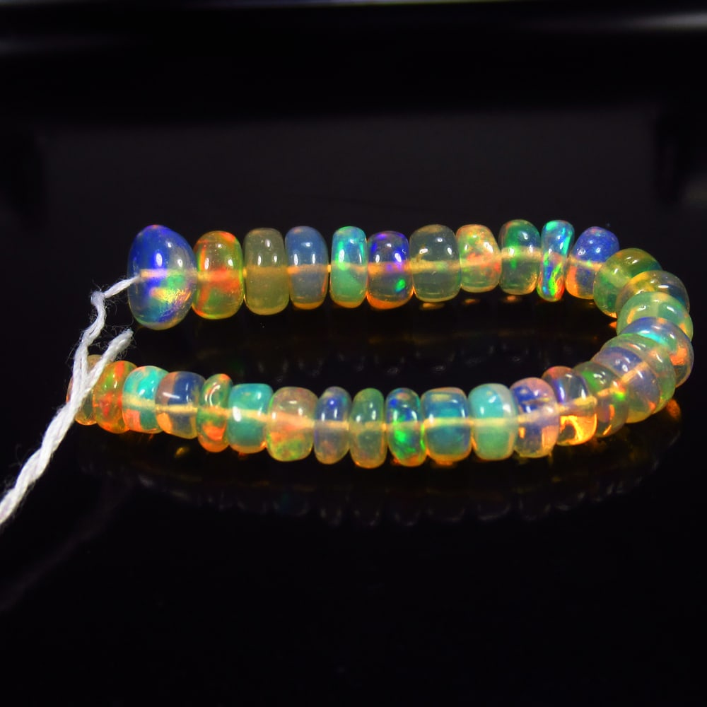 7.58 Ct - Natural Multicolor Opal Beads (1 of 2)