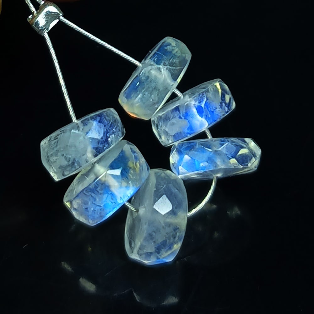 8.25 Ctw Natural 6 Drilled Blue Moonstone Round Beads: No Reserve! Title: 8.25 Ctw Natural 6 Drilled Blue Moonstone Round Beads Stone Clarity: Semi-Transparent Gemstones: Natural Moonstone Beads Carat Weights: 8.25 Size/Dimensions: 7.00 - 7.30 mm / 6 PC's