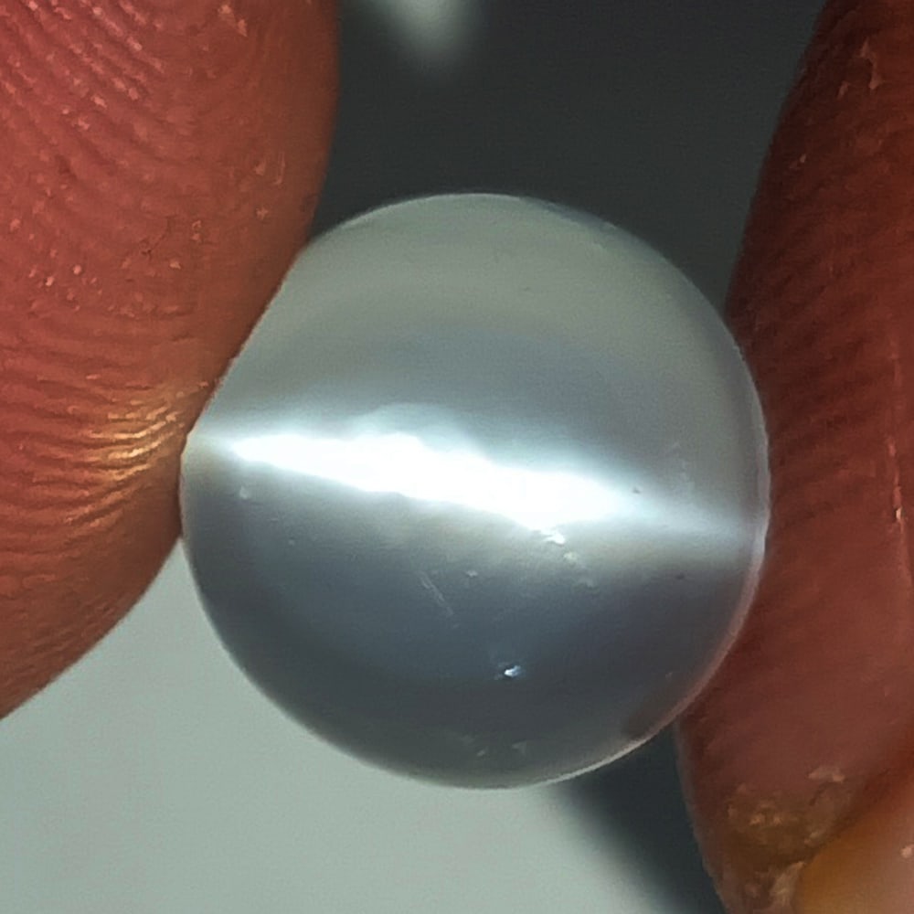 2.91 Ctw Natural Moonstone Round Cab: No Reserve! Title: 2.91 Ctw Natural Moonstone Round Cab Stone Clarity: Translucent Gemstones: Natural Moonstone Carat Weights: 2.91 Size/Dimensions: 9.20 x 9.20 x 4.80 mm Additional Information: Excel