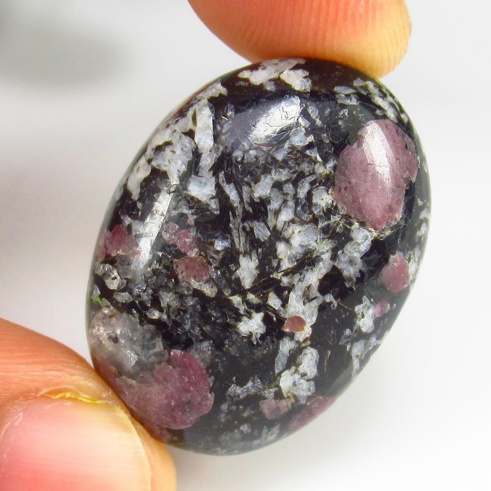 40.09 Ct - Natural Snowflake Jasper: No Reserve! Title: 40.09 Ct - Natural Snowflake Jasper Gemstone Gemstones: Jasper Carat Weights: 40.09 Size/Dimensions: 30.0 x 21.0 x 7.8 mm Additional Information: Pieces : 1 No's / Shape : Oval Cab