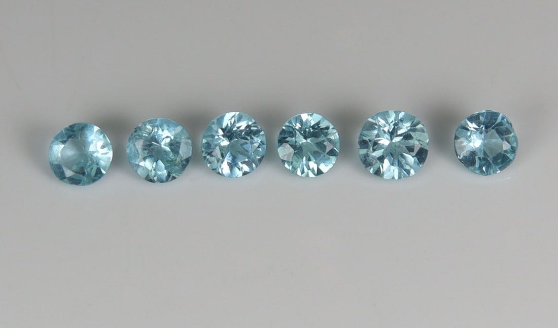 Fabulous " Natural Blue Apatite " 1.05 Cts Natural Blue Apatite Lot: No Reserve! Title: Fabulous " Natural Blue Apatite " 1.05 Cts Natural Blue Apatite Lot Additional Information: Gemstone :Natural Blue Apatite Origin : Africa Weight : 1.05 carats Dimensions : 4x4 mm, 
