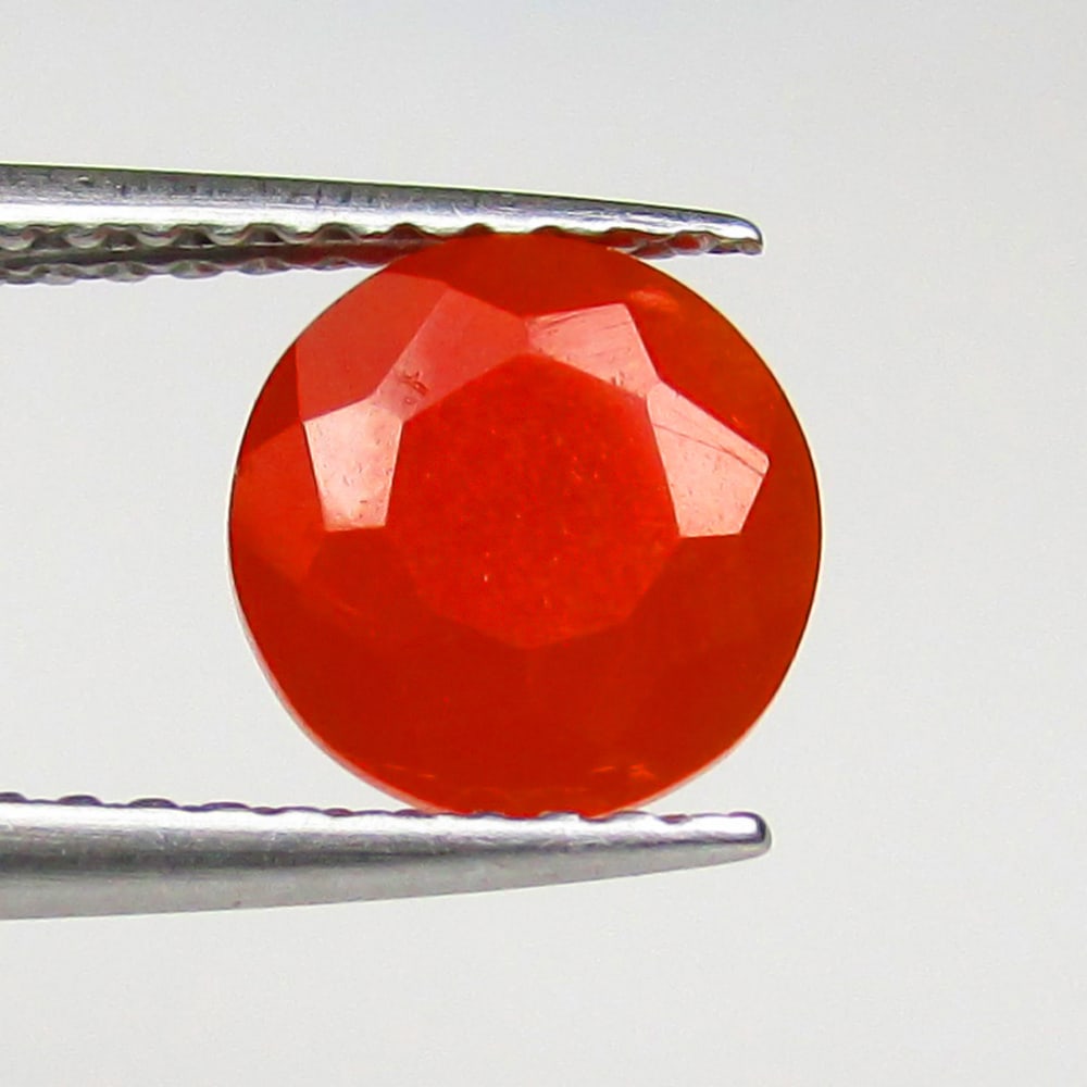 1.19 Ctw Natural Orange Carnelian Round Cut: No Reserve! Title: 1.19 Ctw Natural Orange Carnelian Round Cut Stone Clarity: Semi-Transparent Gemstones: Natural Carnelian Carat Weights: 1.19 Size/Dimensions: 7.20 x 7.20 x 4.50 mm Additional Inform