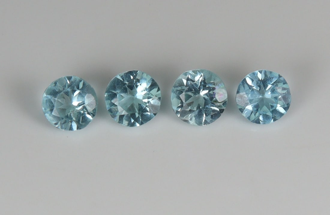 Gorgeous " Natural Blue Apatite " 1.04 Cts Natural Blue Apatite Pair: No Reserve! Title: Gorgeous " Natural Blue Apatite " 1.04 Cts Natural Blue Apatite Pair Additional Information: Gemstone :Natural Blue Apatite Origin : Africa Weight : 1.04 carats Dimensions : 4x4 mm,