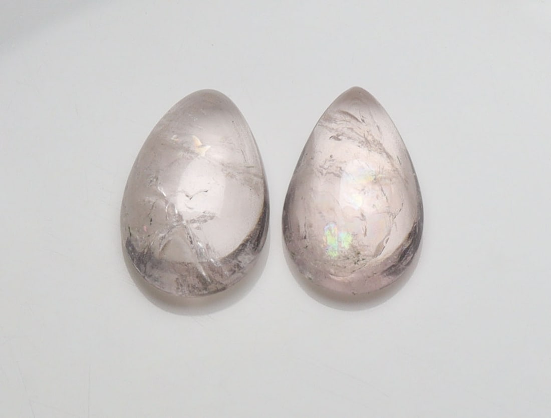 Stunning " Natural Morganite " 3.44 cts Natural Morganite Lot: No Reserve! Title: Stunning " Natural Morganite " 3.44 cts Natural Morganite Lot Additional Information: Gemstone : Natural Morganite Shape and Cut : Pear Cabochon Weight : 3.44 carats Measurements :