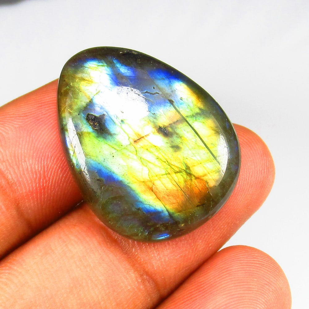 Natural Labradorite - 30.95 Ct (1 of 2)