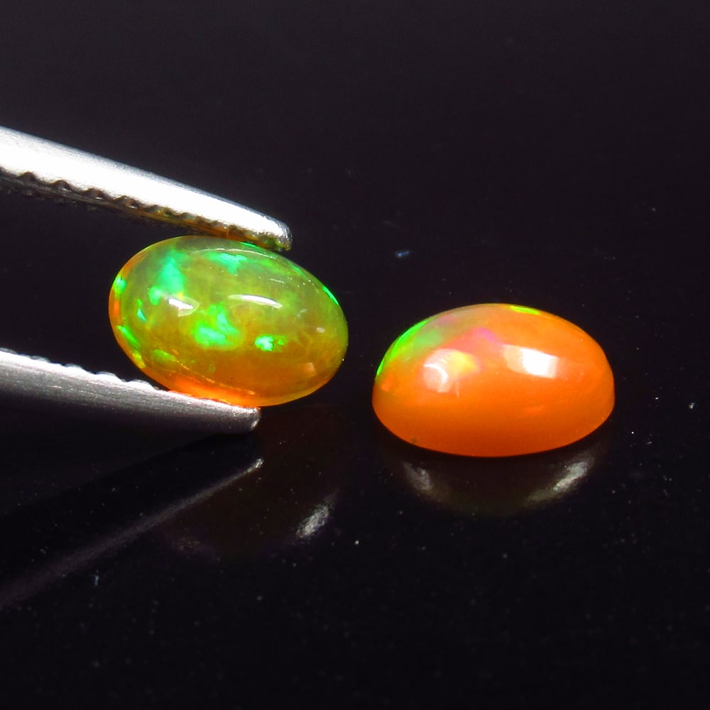Natural Multicolor Opal Pair - 0.74 Ct (1 of 2)