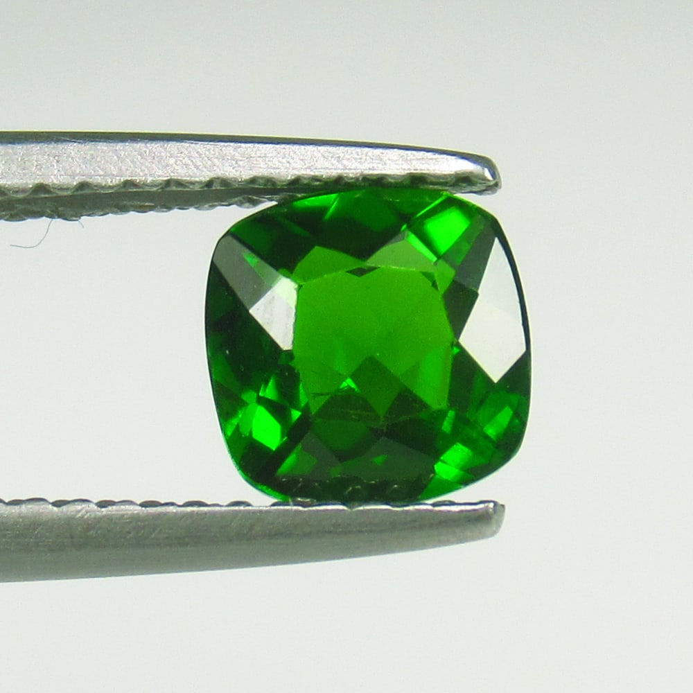Natural Chrome Diopside - 1.07 Ct (1 of 2)
