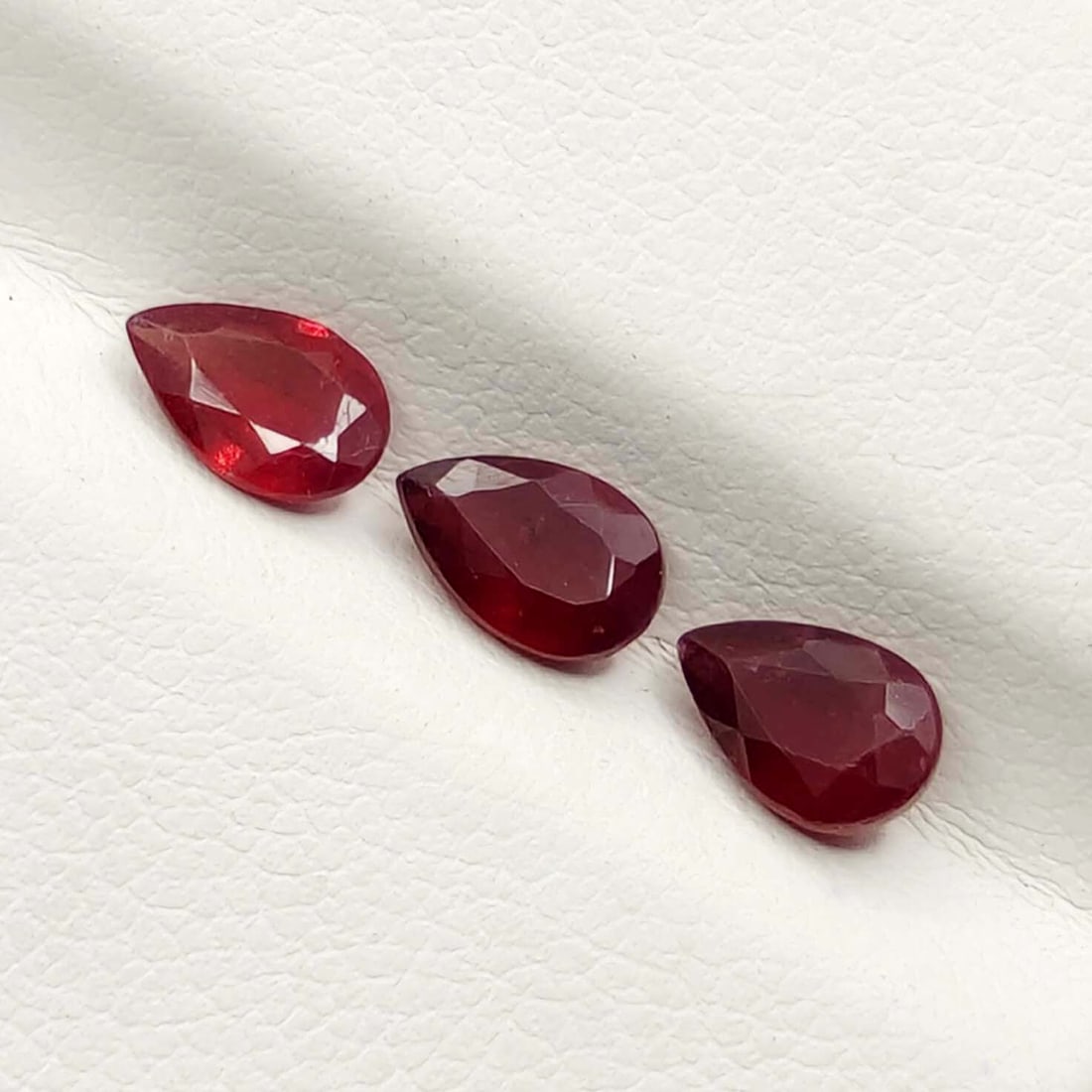 1.70 ct Natural Red Ruby Lot (1 of 1)
