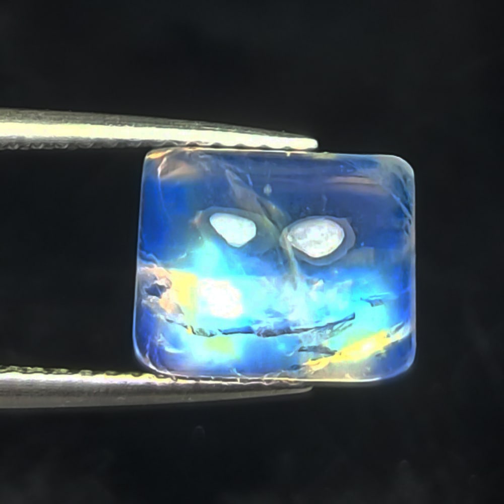 4.32 Ctw Natural Blue Moonstone Cushion Cab: No Reserve! Title: 4.32 Ctw Natural Blue Moonstone Cushion Cab Stone Clarity: Transparent Gemstones: Natural Moonstone Carat Weights: 4.32 Size/Dimensions: 10.20 x 8.10 x 6.10 mm Additional Informatio