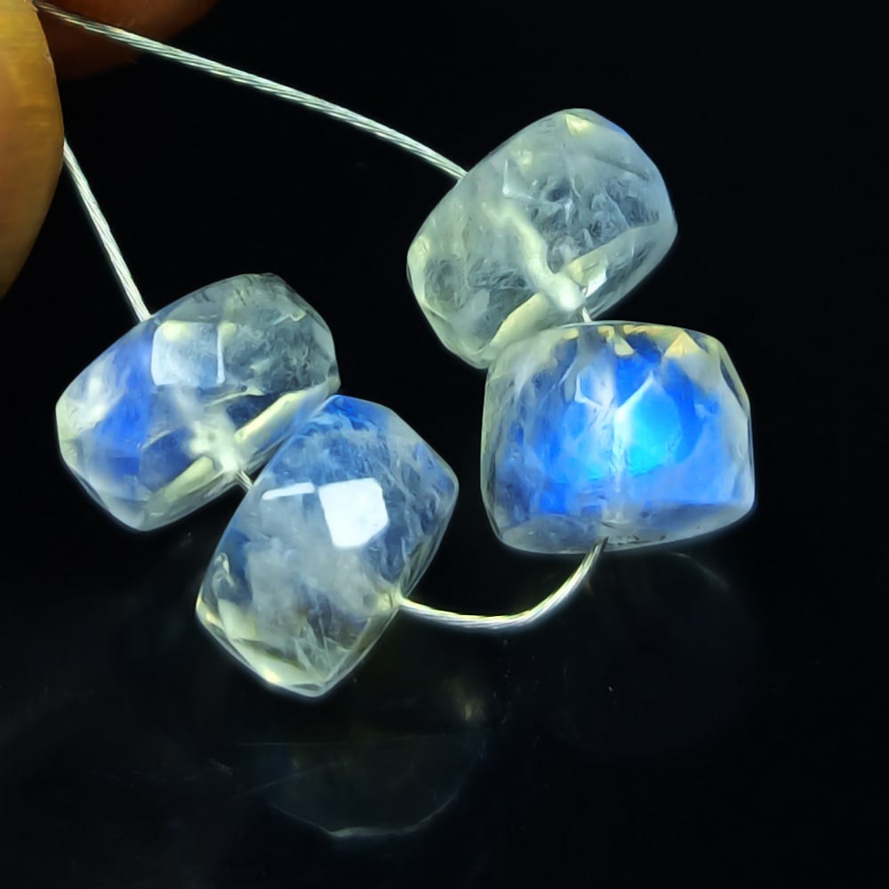 8.47 Ctw Natural 4 Drilled Blue Moonstone Round Beads: No Reserve! Title: 8.47 Ctw Natural 4 Drilled Blue Moonstone Round Beads Stone Clarity: Semi-Transparent Gemstones: Natural Moonstone Beads Carat Weights: 8.47 Size/Dimensions: 7.30 - 7.70 mm / 4 PC's