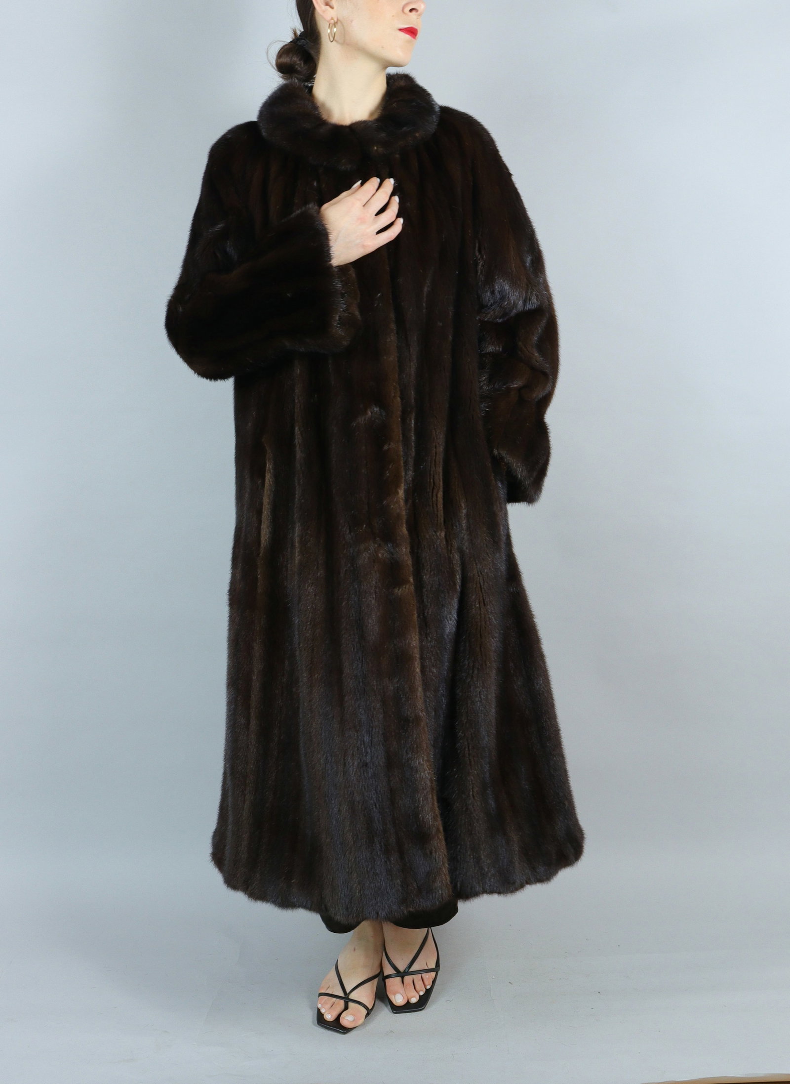 MAHOGANY MINK FUR COAT EU: XL; US: 20 (1 of 12)