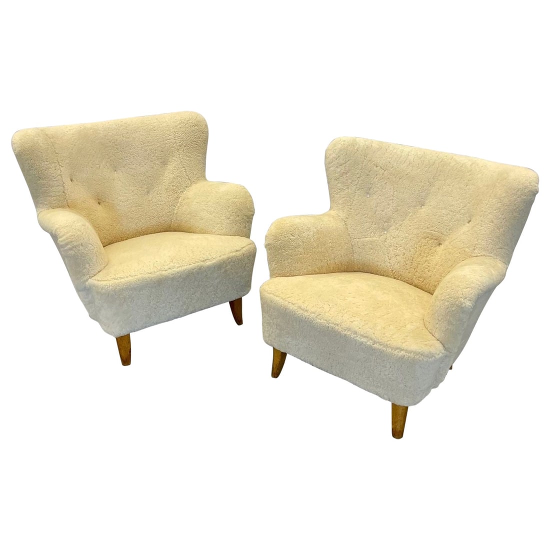 Mid-Century Modern Lounge / Armchairs by Ilmari Lappalainen for Asko, Sheepskin: Title: Mid-Century Modern Lounge / Armchairs by Ilmari Lappalainen for Asko, Sheepskin Description: Mid-Century Modern 'Laila' lounge chairs in Sheepskin by Ilmari Lappalainen for Asko, Finland Pair o