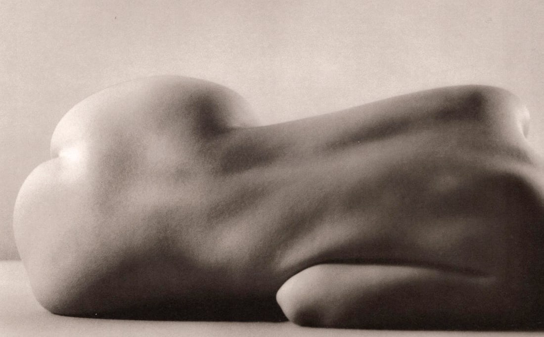 RUTH BERNHARD - Curvilineal,1971: Title: RUTH BERNHARD - Curvilineal,1971 Description: Artist: RUTH BERNHARD Print Title: Curvilineal,1971 Medium: Duotone Photoengraving Printed in USA in 1980’s Image Size approx: 6 x 9”br
