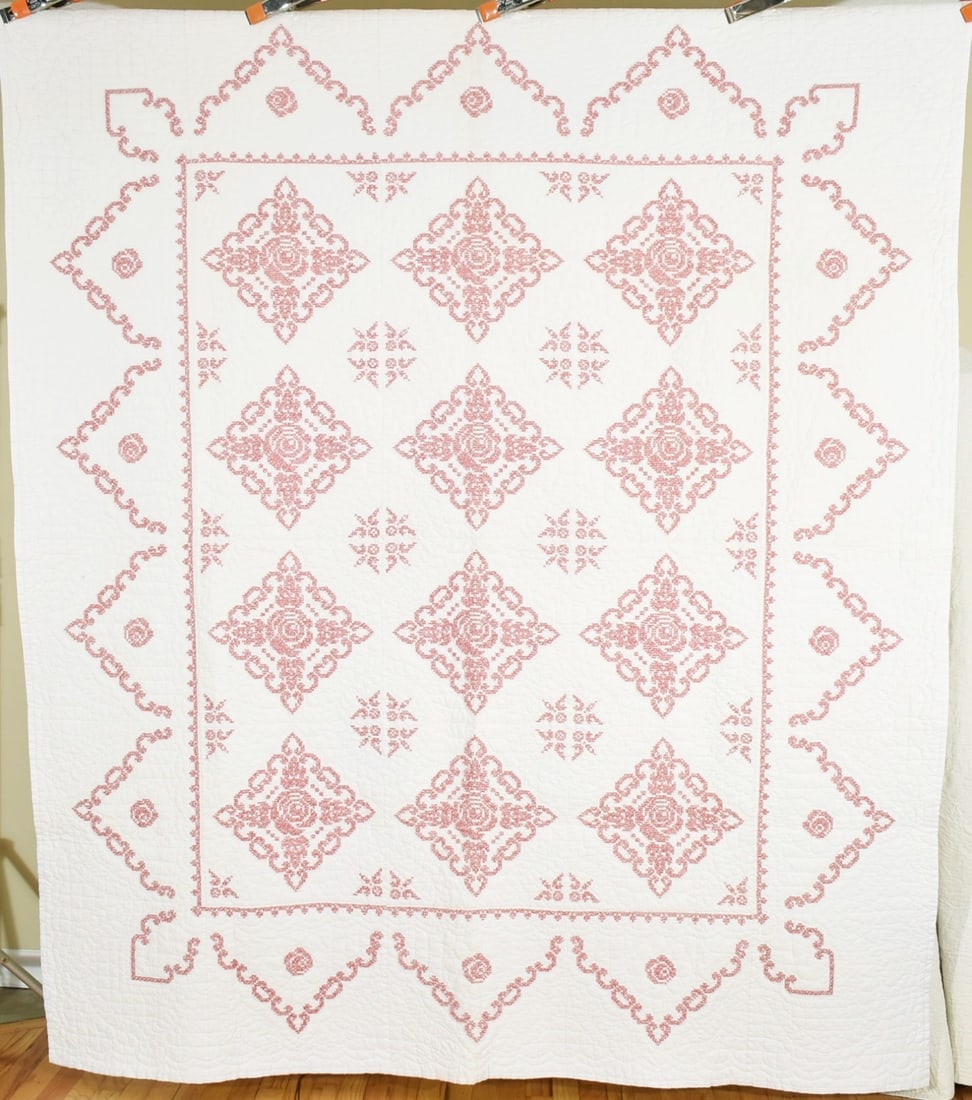 Large, Well Quilted 40's Rose Medallion Quilt (1 of 8)
