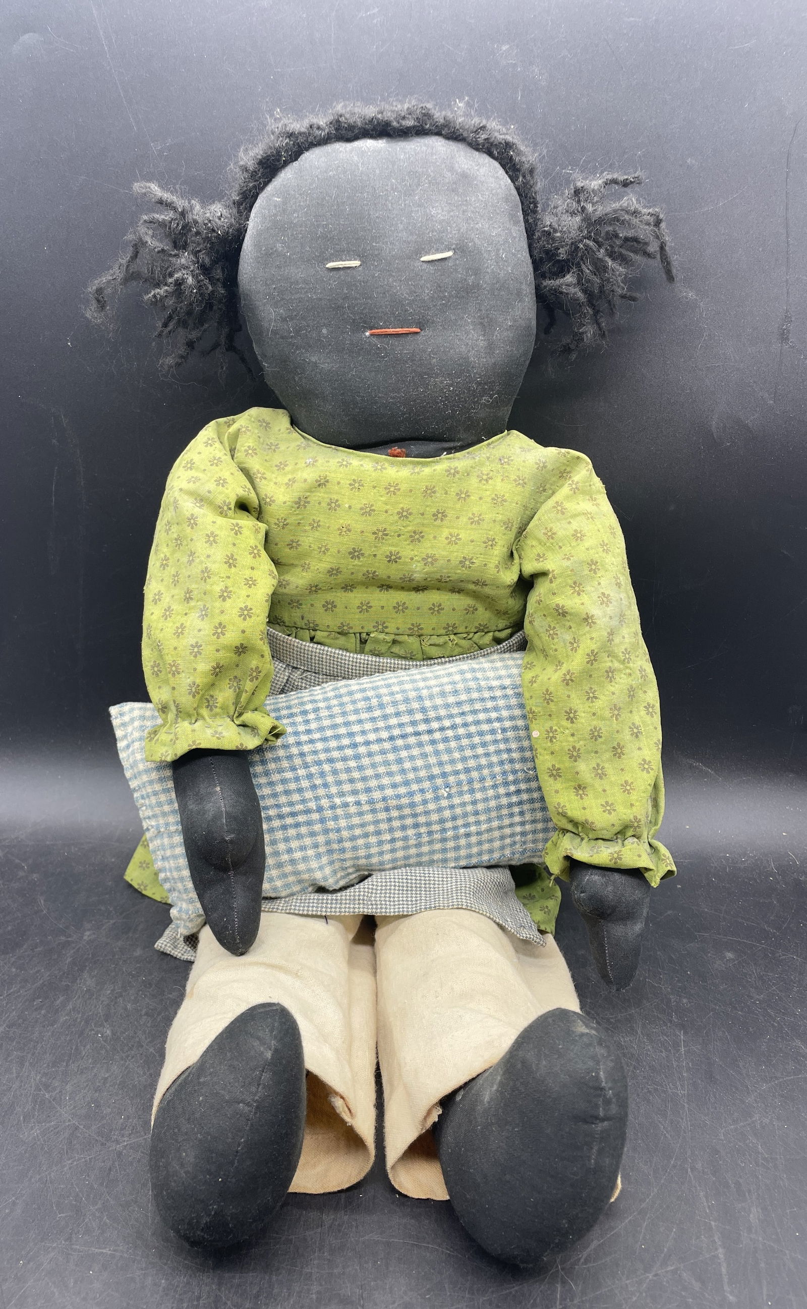 VINTAGE LG RAG DOLL FOLK ART BLACK AMERICANA Girl Holding Pillow (1 of 8)