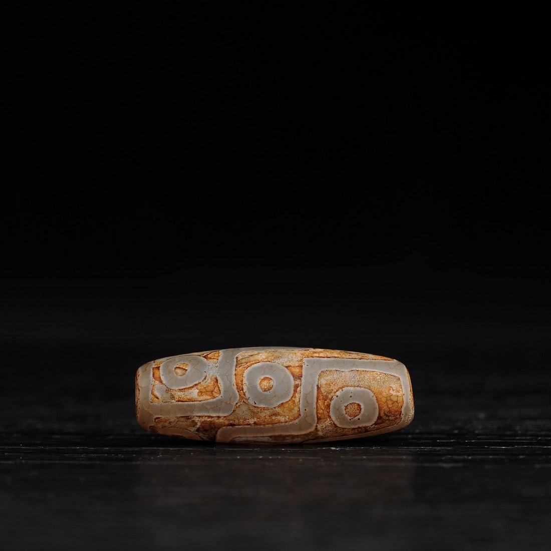 Tibetan agate eyes dzi beads: Title: Tibetan agate eyes dzi beads Maker: 1 Origin: Asian private collection Date/Period: 20th Century Materials: Agate bedas Description: Size: 40x15 mm Tibetan Himalayan antique Dzi beads Reserve: