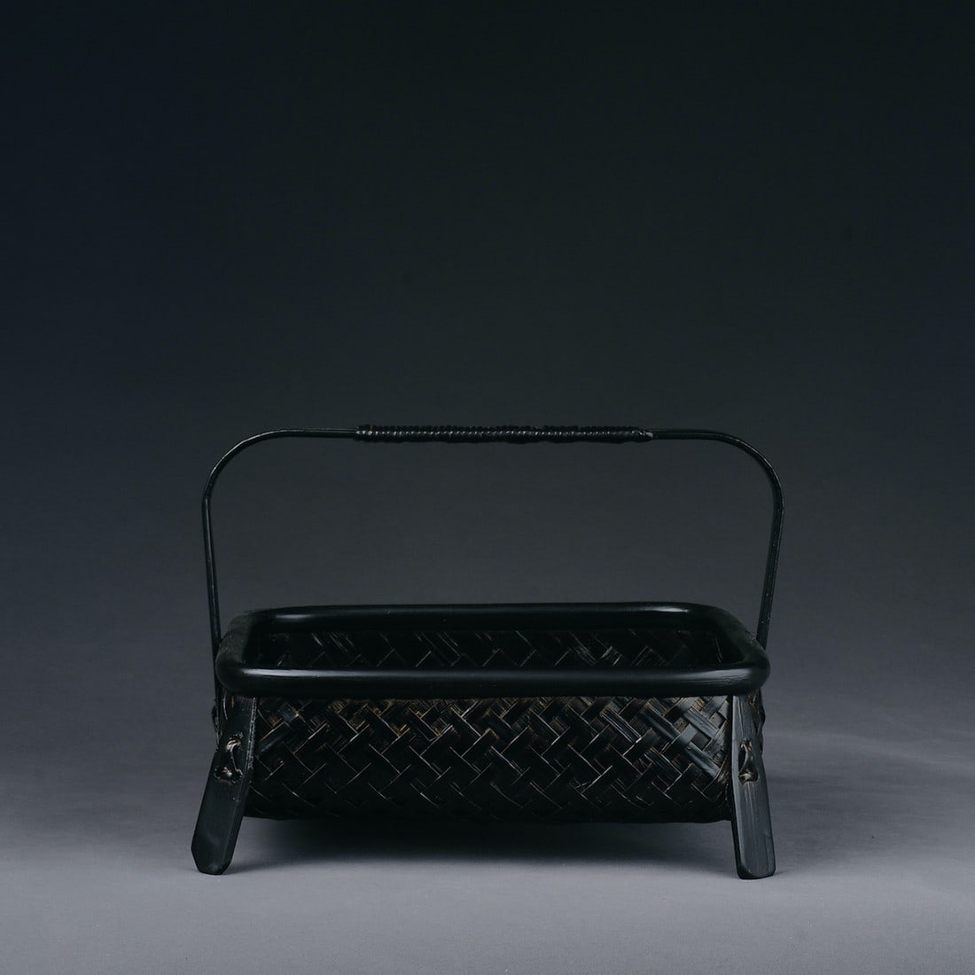 Tibetan agate eyes dzi beads: Title: Tibetan agate eyes dzi beads Maker: 1 Origin: Asian private collection Date/Period: 19th Century Materials: Agate bedas Description: ize: 25x18x9 mm Tibetan Himalayan antique Dzi beads Reserve: