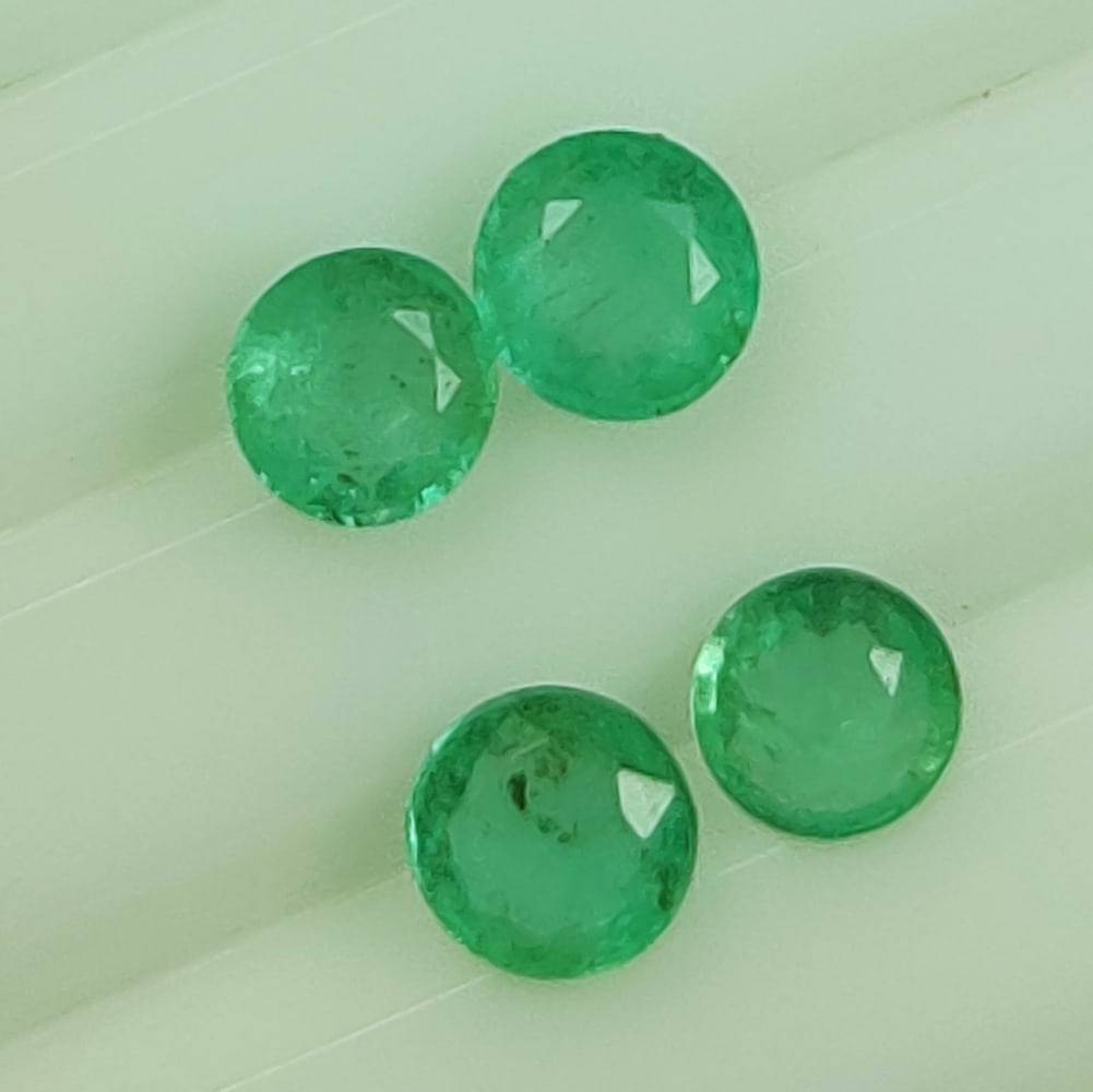 1.18 Ctw Natural 4 Zambian Emerald Round Set (1 of 2)