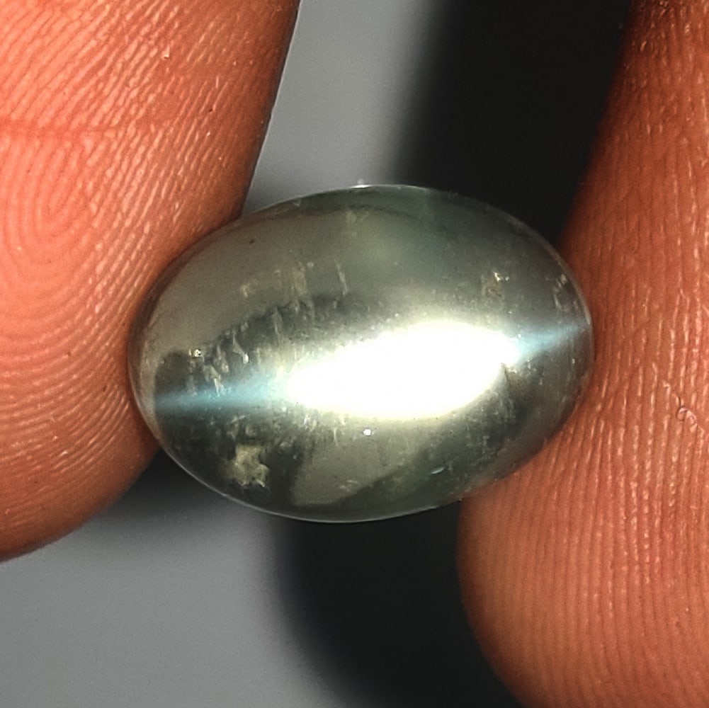 4.53 Ctw Natural Moonstone Oval Cab: No Reserve! Title: 4.53 Ctw Natural Moonstone Oval Cab Stone Clarity: Translucent Gemstones: Natural Moonstone Carat Weights: 4.53 Size/Dimensions: 11.50 x 8.30 x 6.50 mm Additional Information: Excel