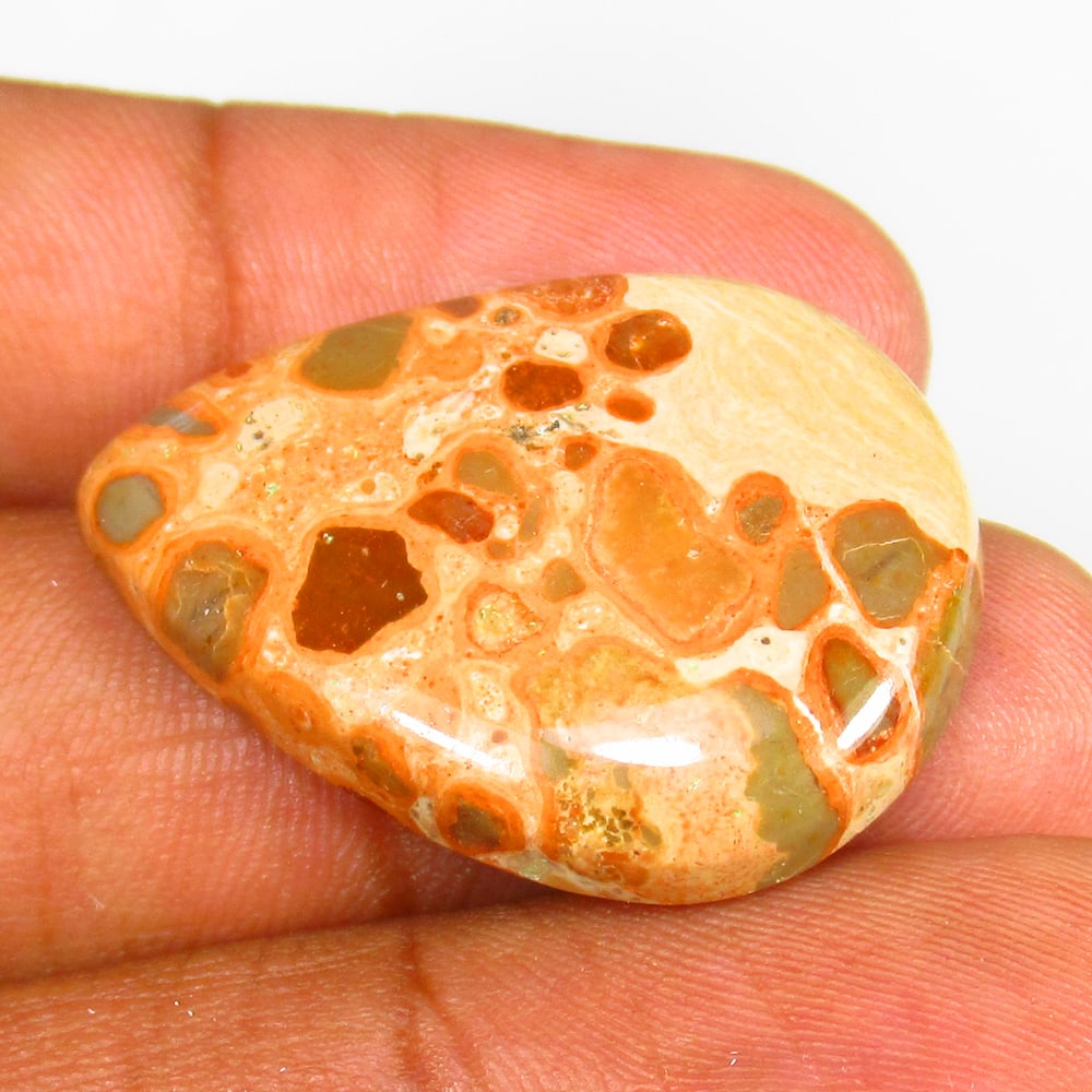 26.43 Ct - Natural Lupid Skin Jasper: No Reserve! Title: 26.43 Ct - Natural Lupid Skin Jasper Additional Information: Gemstone Gemstones: Jasper Carat Weights: 26.43 Size/Dimensions: 30.0 x 22.0 x 5.0 mm Additional Information: Pieces : 1