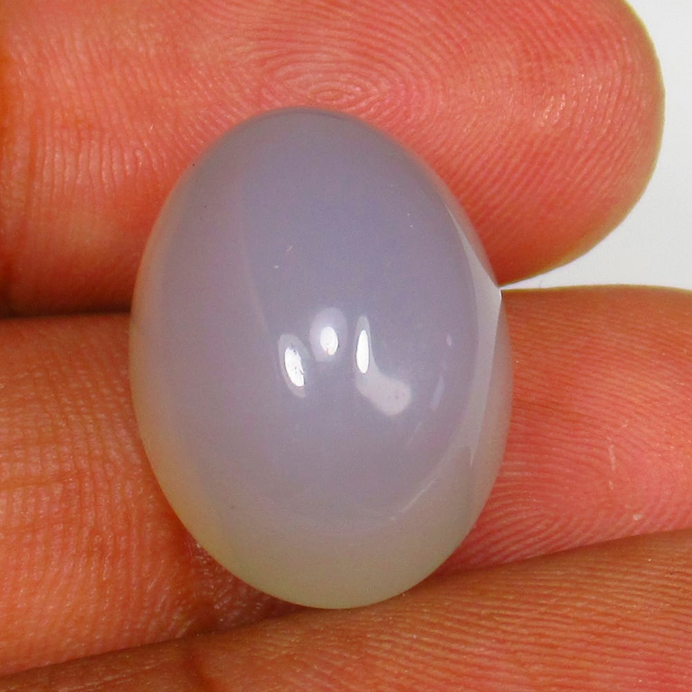 17.26 Ct - Natural Moonstone: No Reserve! Title: 17.26 Ct - Natural Moonstone Additional Information: Gemstone Gemstones: Moonstone Carat Weights: 17.26 Size/Dimensions: 18.5 x 14.0 x 10.0 mm Additional Information: Pieces : 1 No'