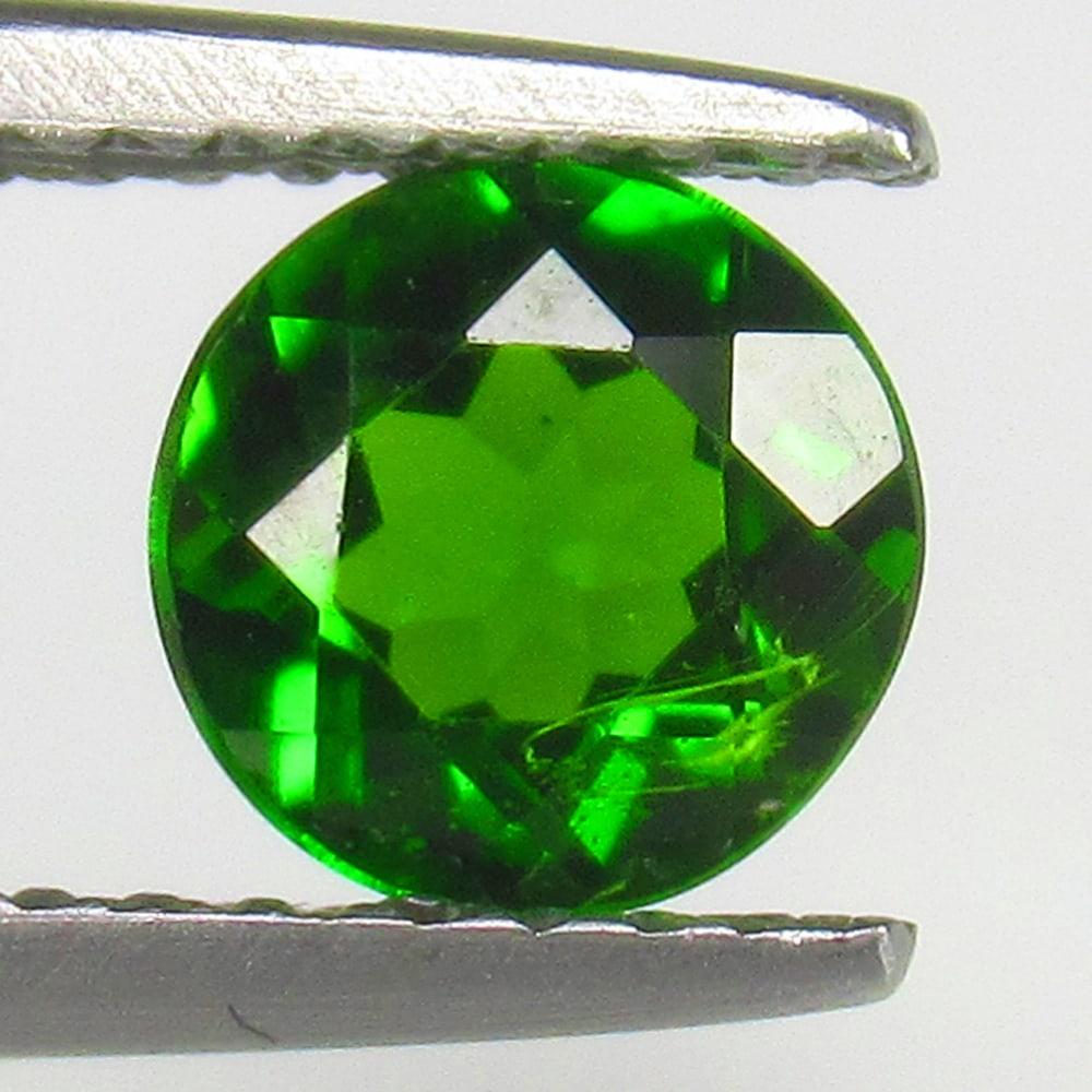 Natural Chrome Diopside - 0.87 Ct (1 of 2)