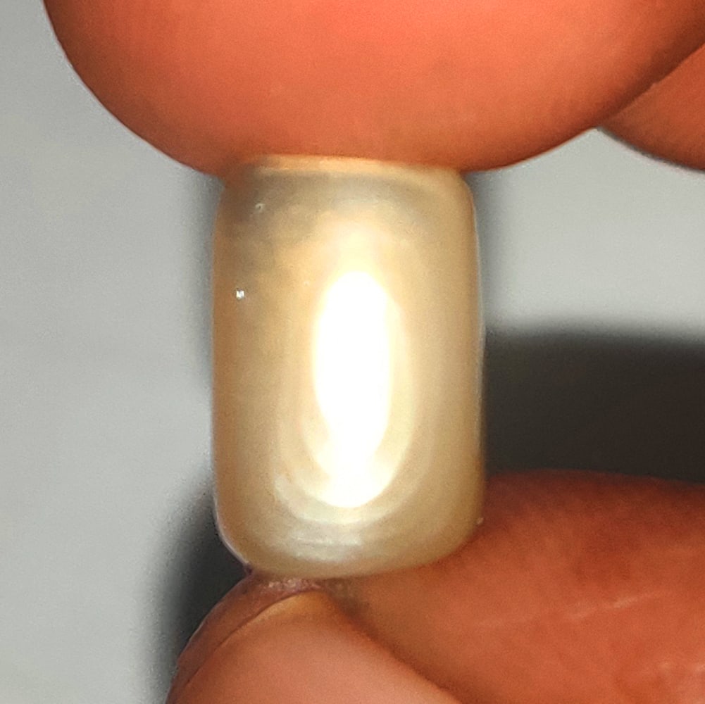 2.64 Ctw Natural Moonstone Cushion Cab: No Reserve! Title: 2.64 Ctw Natural Moonstone Cushion Cab Stone Clarity: Transparent Gemstones: Natural Moonstone Carat Weights: 2.64 Size/Dimensions: 10.00 x 6.60 x 4.30 mm Additional Information: Cu