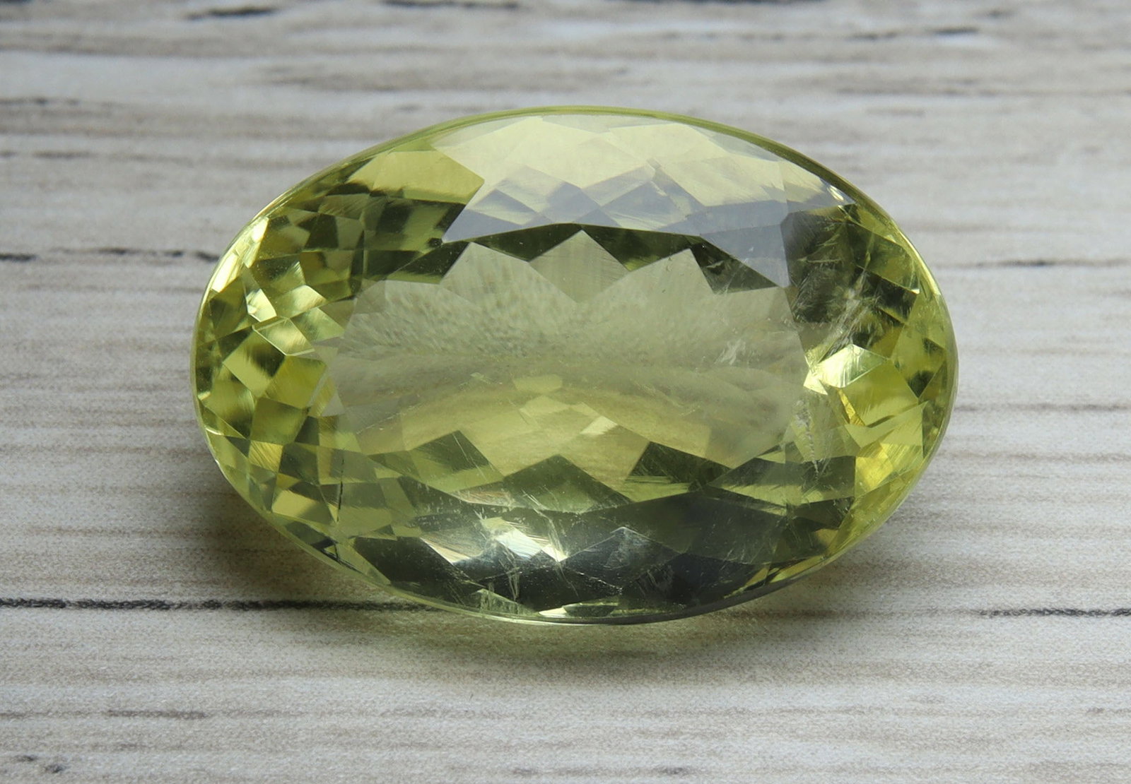 Marvellous " Natural Lemon Quartz " 20.55 cts Natural Lemon Quartz: No Reserve! Title: Marvellous " Natural Lemon Quartz " 20.55 cts Natural Lemon Quartz Additional Information: Gemstone: Natural Lemon Quartz Origin: Africa Weight : 20.56 carats Measurements: 21.56x14
