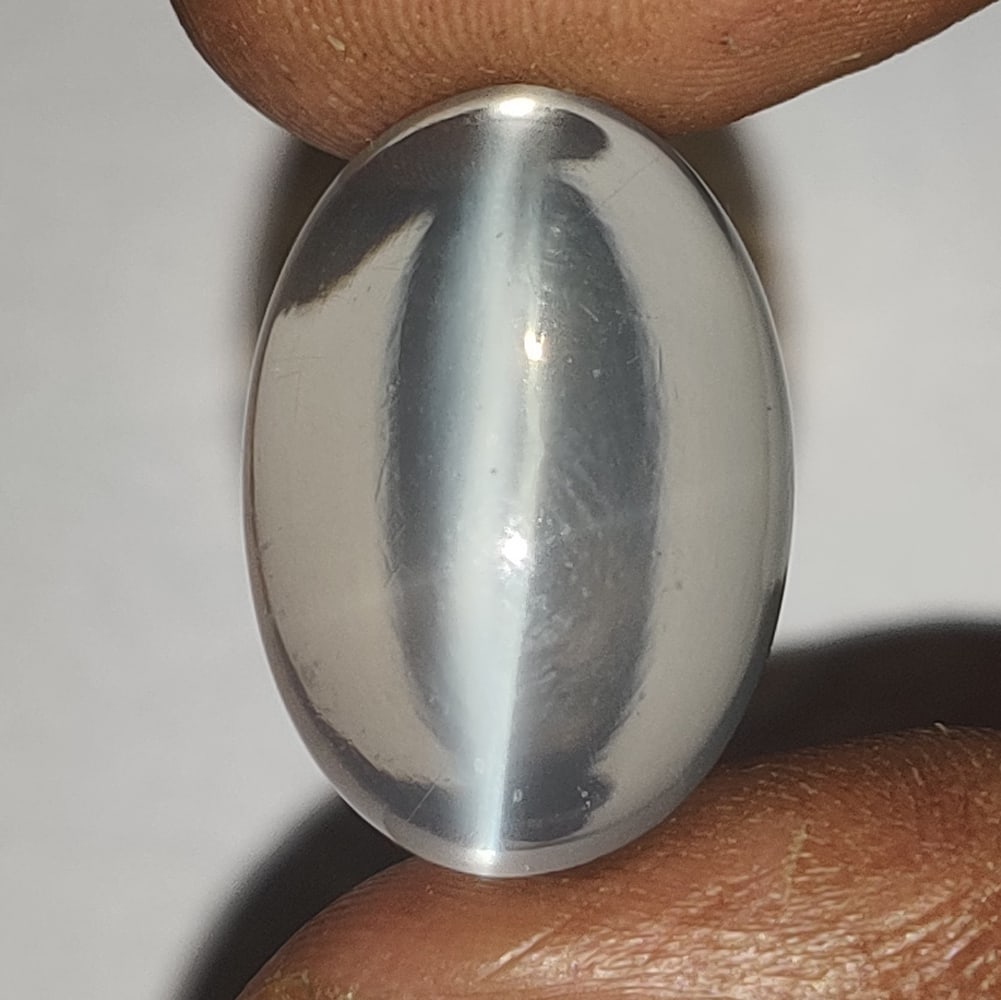 14.52 Ctw Natural Moonstone Oval Cab: No Reserve! Title: 14.52 Ctw Natural Moonstone Oval Cab Stone Clarity: Translucent Gemstones: Natural Moonstone Carat Weights: 14.50 Size/Dimensions: 19.70 x 13.80 x 8.00 mm Additional Information: Ex