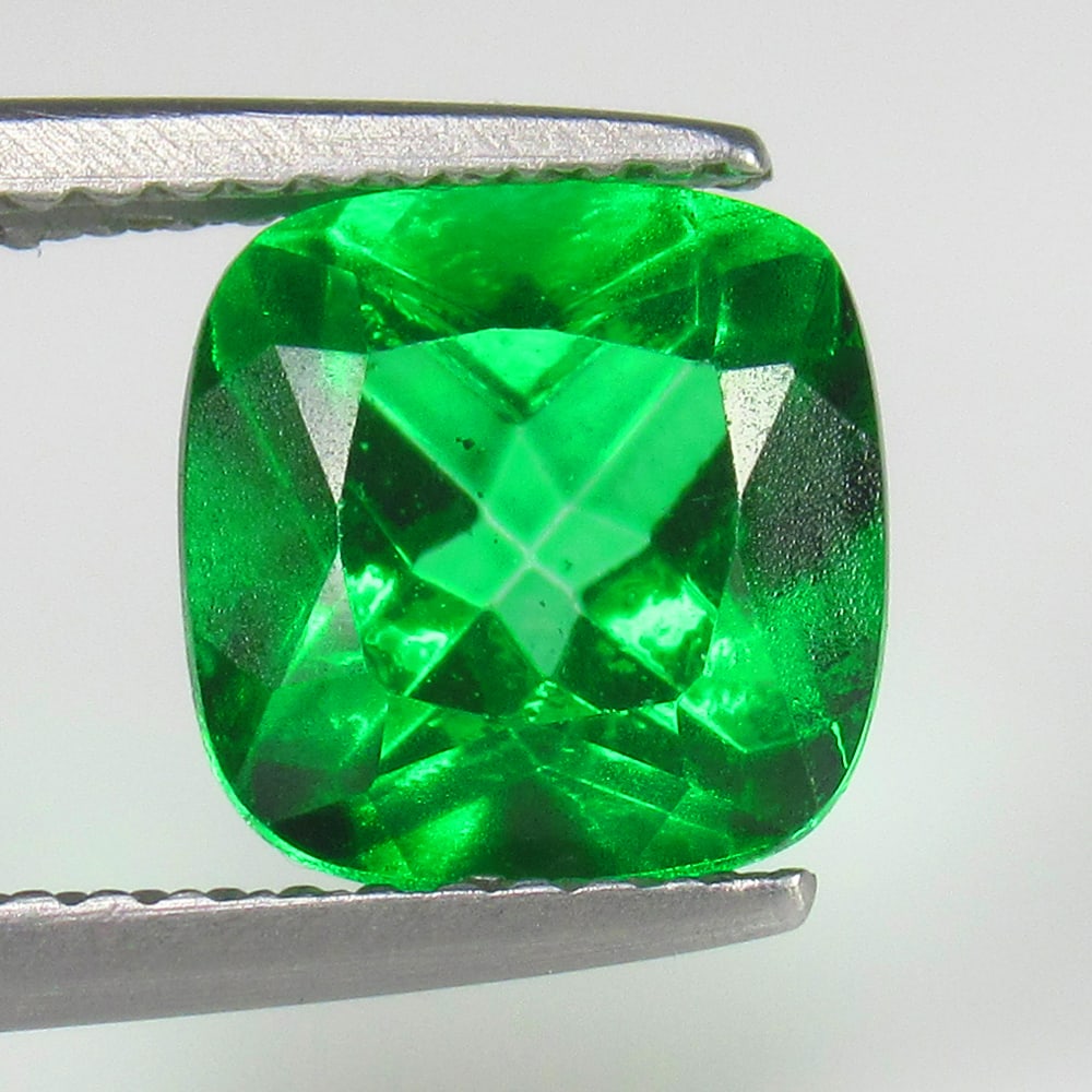 Natural Green Topaz - 2.75 Ct (1 of 2)