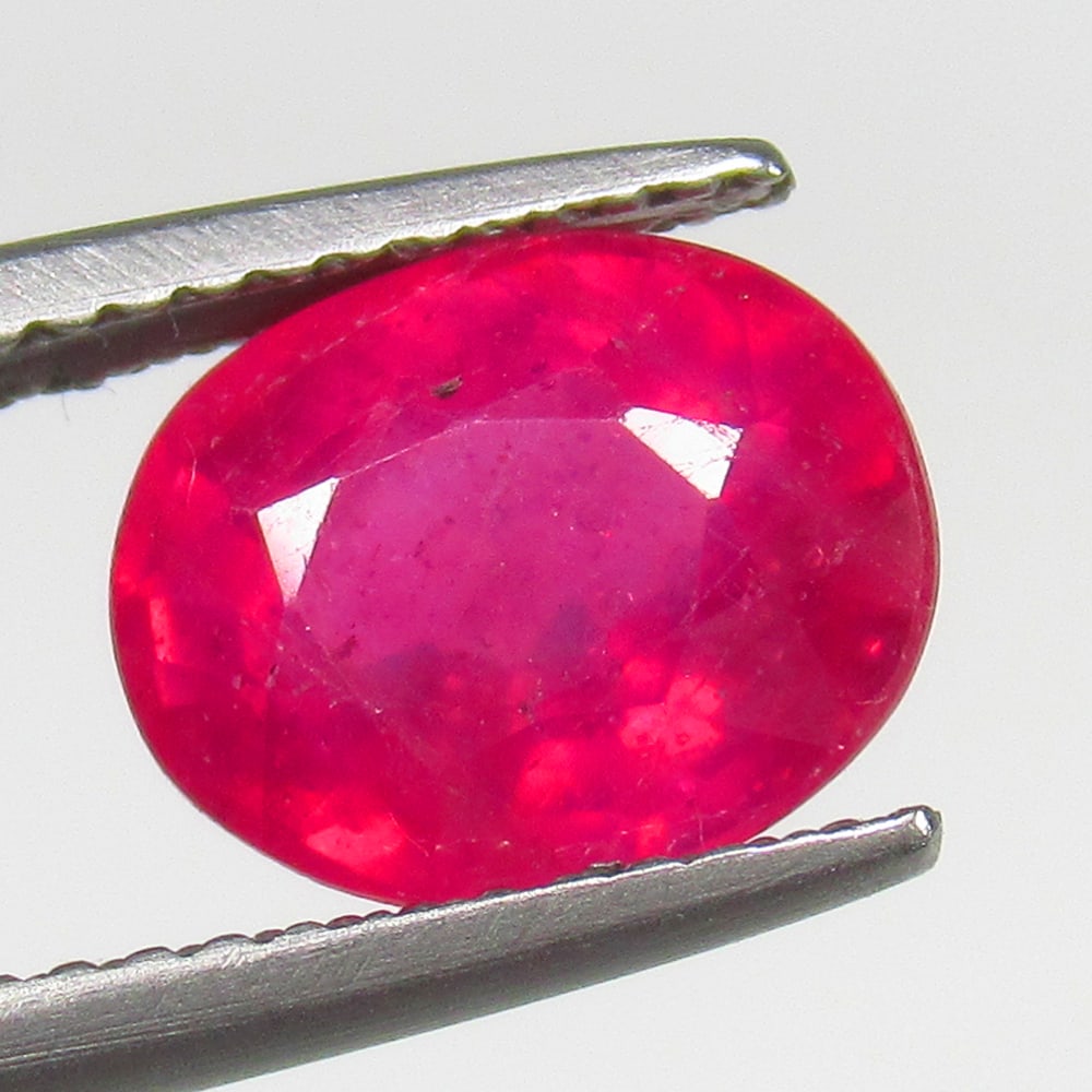 3.57 Ct - Natural Pinkish Red Ruby (1 of 2)